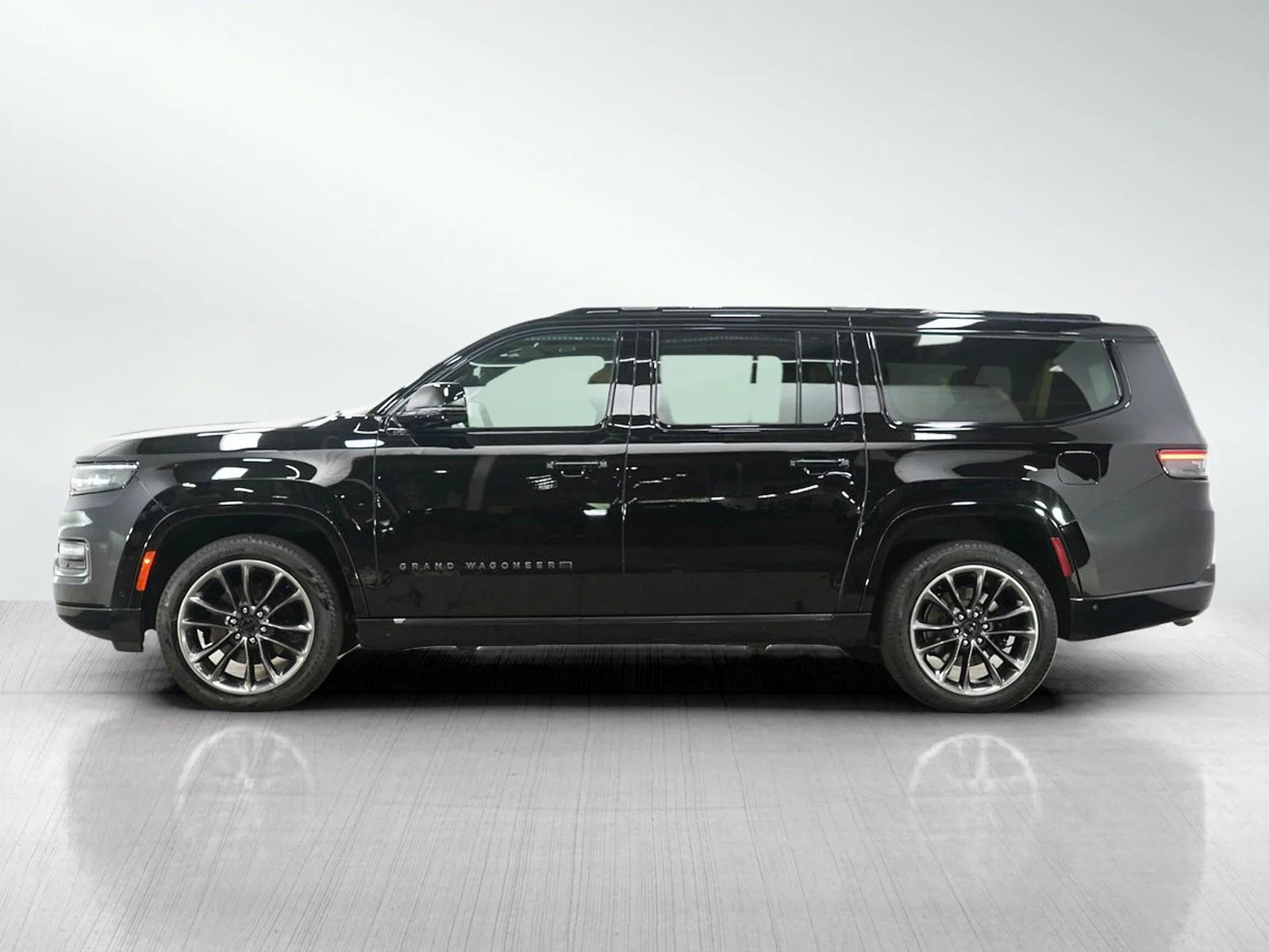 Used 2025 Diamond Black Crystal Pearlcoat Jeep Series III image 2