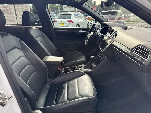 Used 2020  Volkswagen SEL Premium R-Line image 9