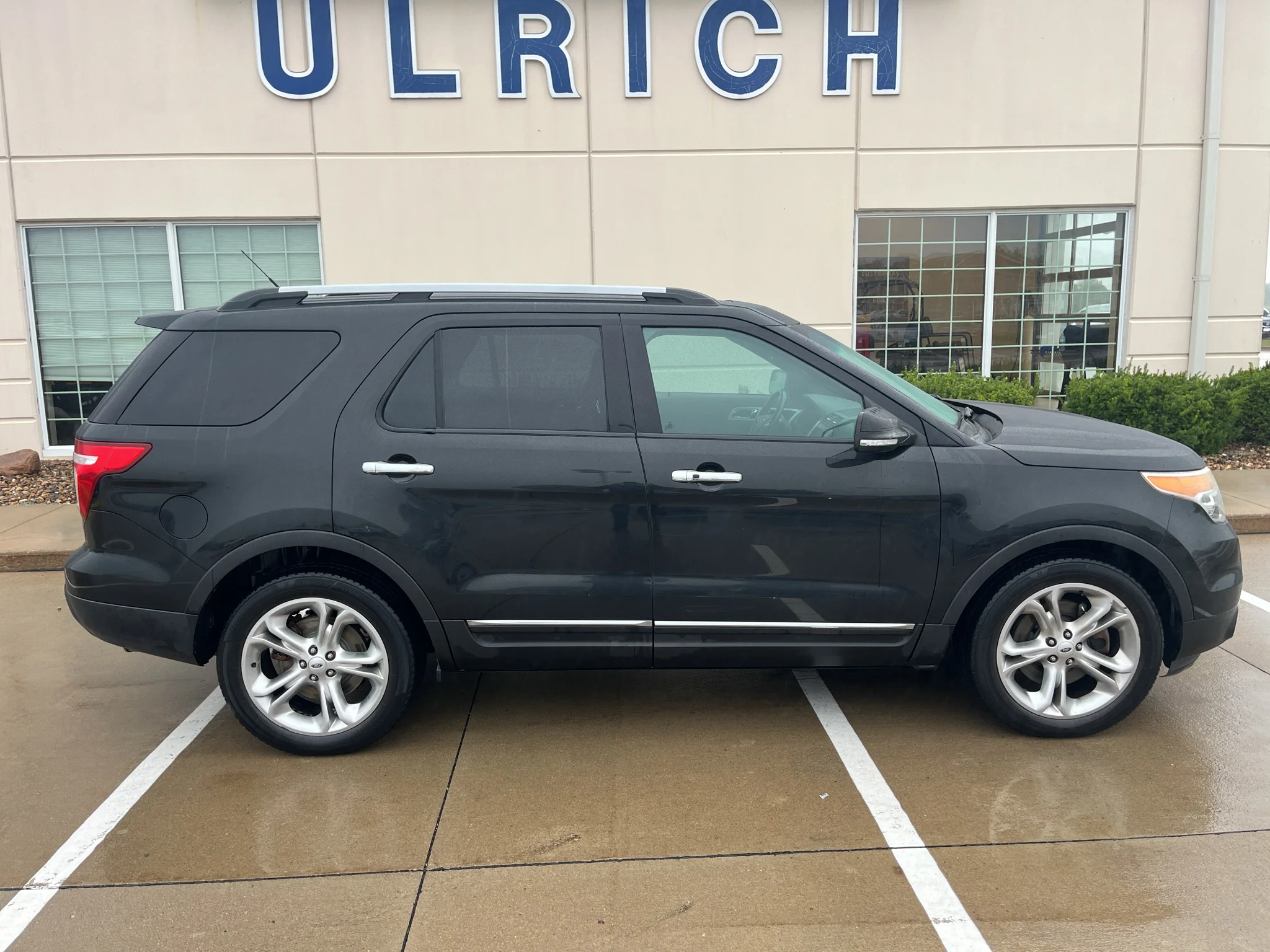 Used 2014 Tuxedo Black Metallic Ford Limited image 11