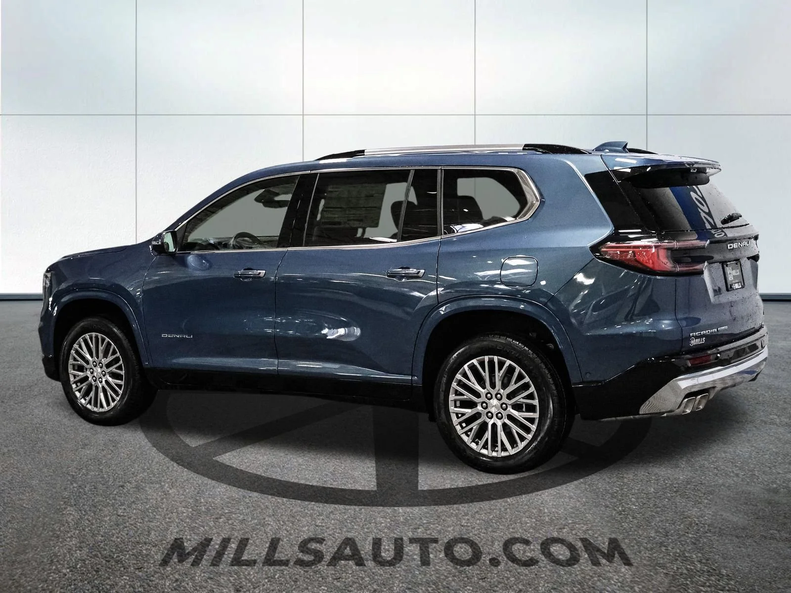 2026 GMC Acadia Denali - Photo 4