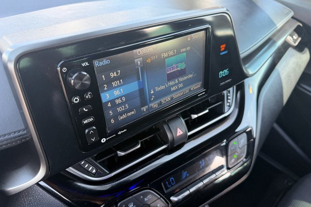 Used 2018 Teal Green Toyota XLE image 18