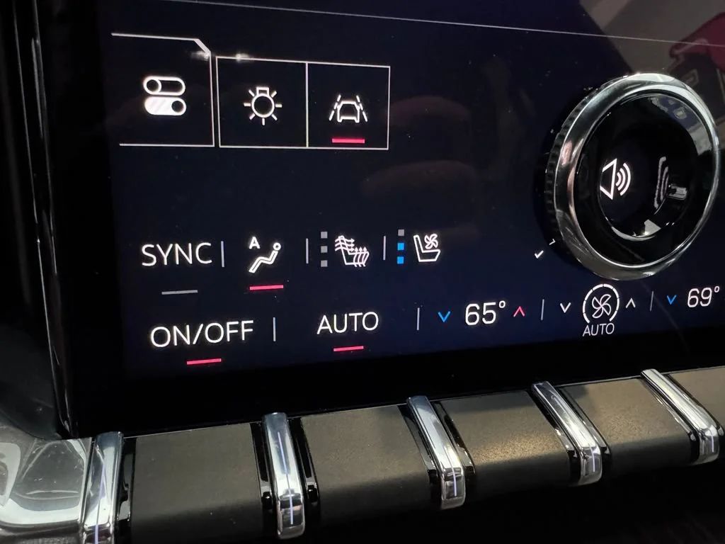 2026 GMC Acadia Denali - Photo 25