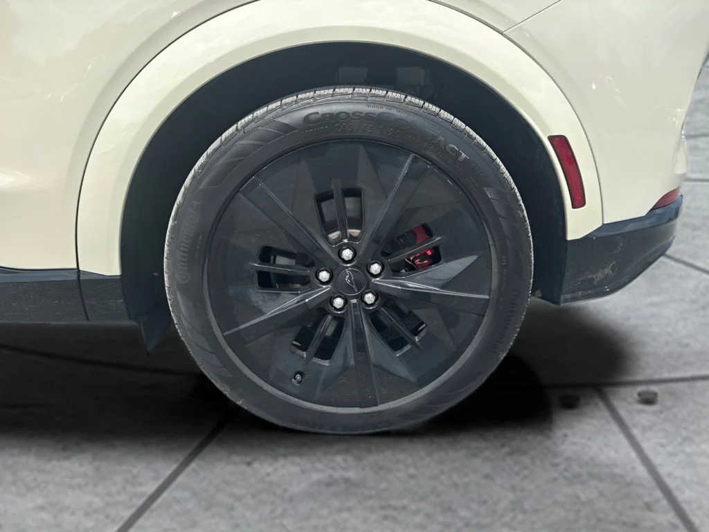 Used 2025 Beige Ford GT image 30
