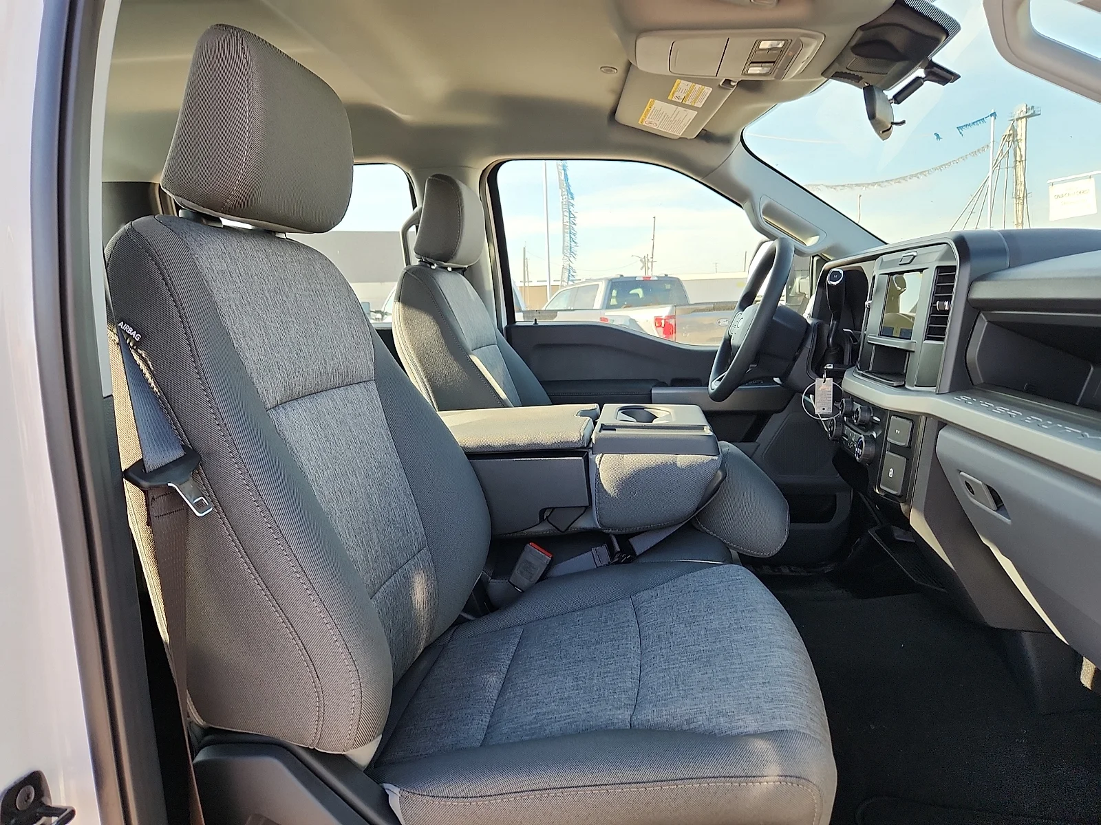 New 2027 Oxford White Ford XL image 20