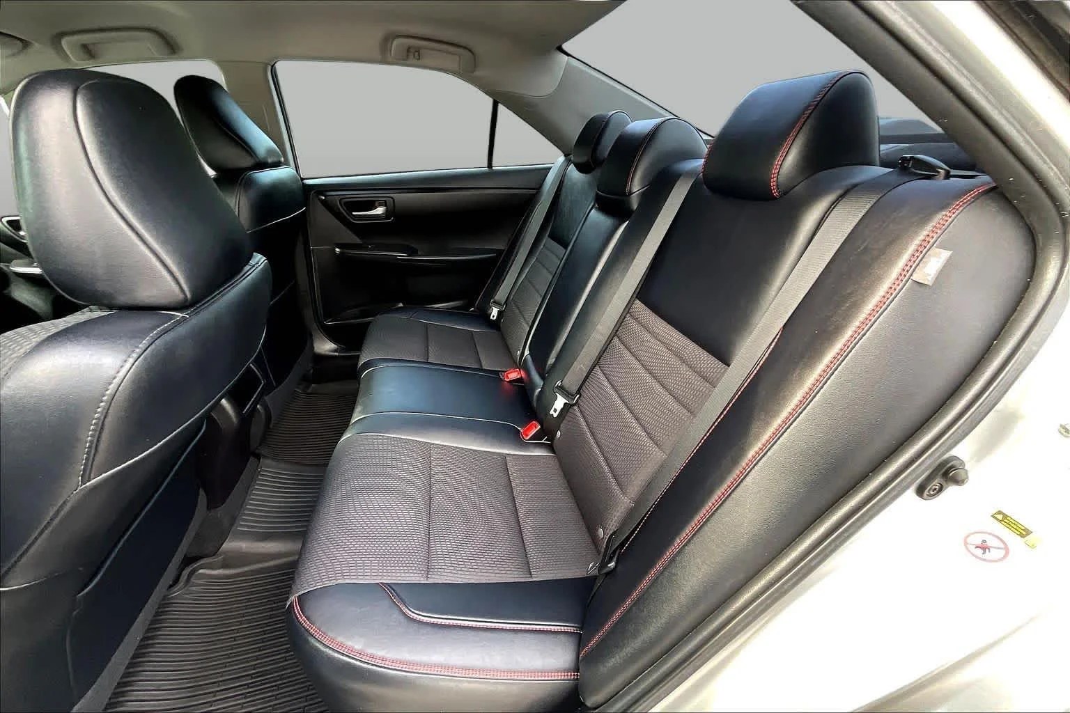 Used 2016 Celestial Silver Metallic Toyota SE image 18