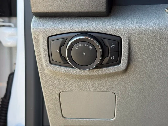 Used 2018 White Ford XL image 13