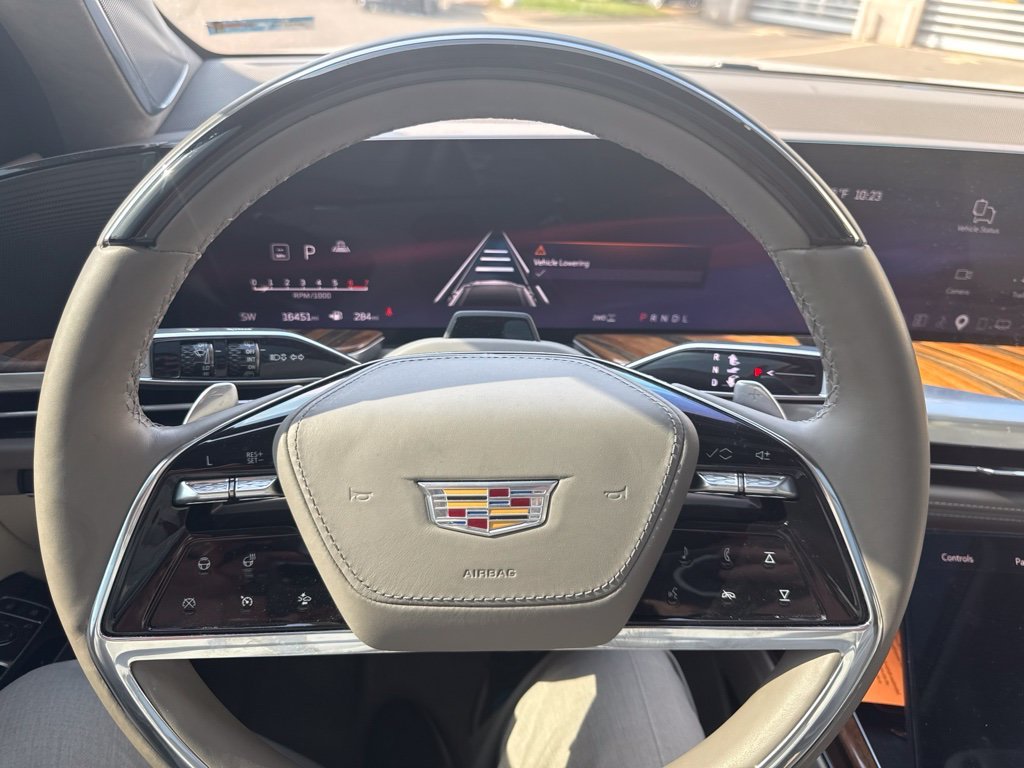 Used 2025 White Cadillac Premium Luxury Platinum image 5