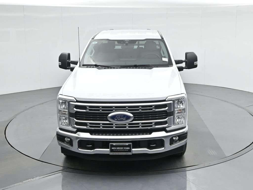 New 2026 Oxford White Ford XLT image 36