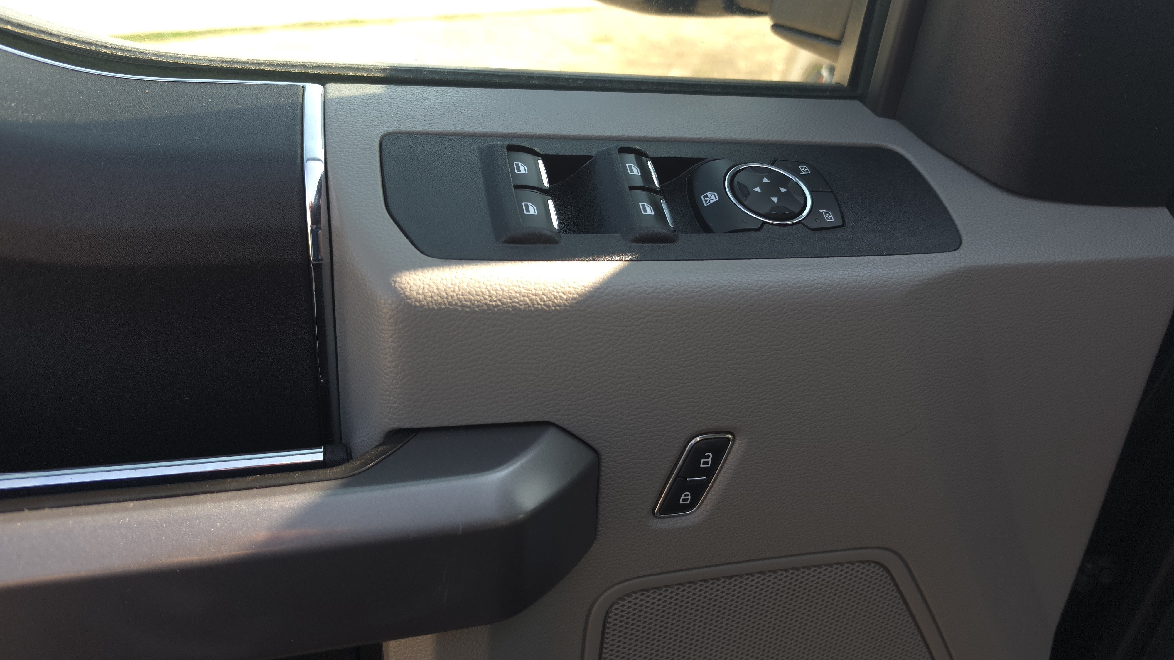 Used 2018 Black Ford XLT image 11