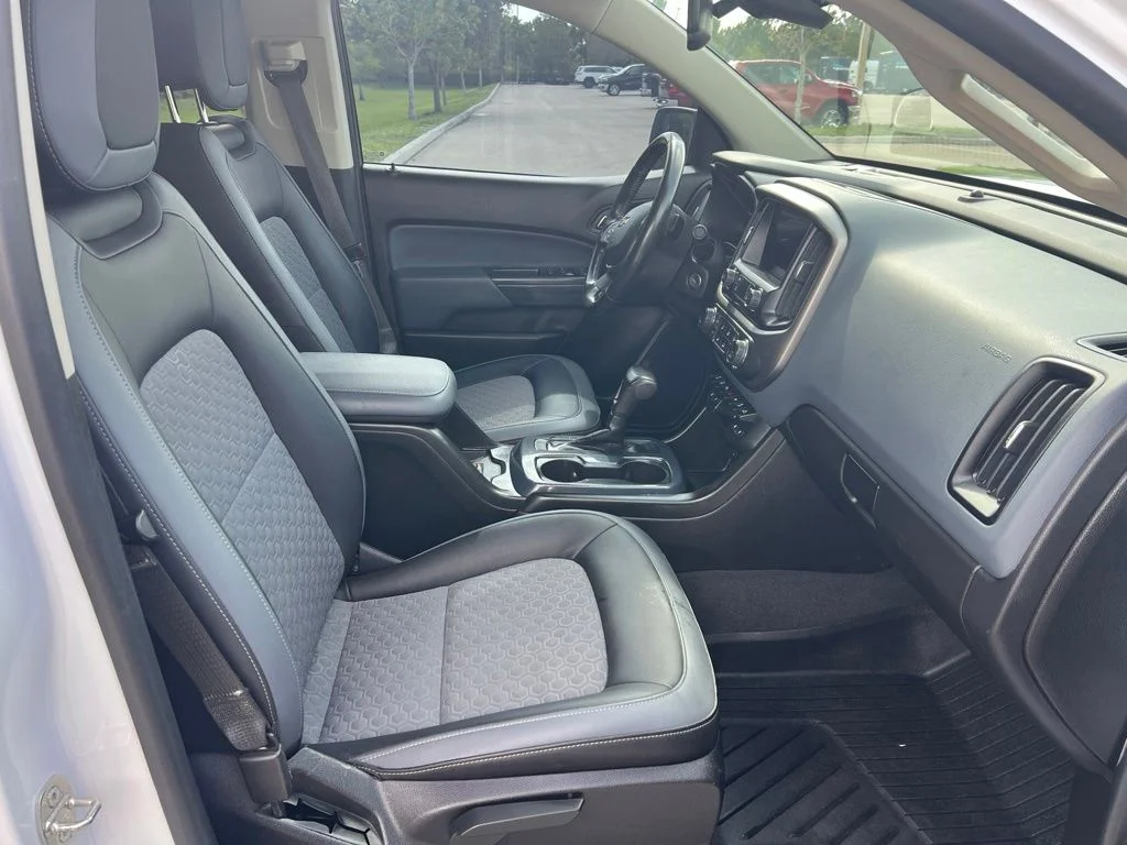 Used 2021 White Chevrolet Z71 image 14
