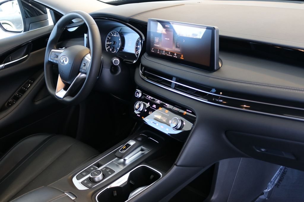Certified Used 2025 Black INFINITI PURE image 44