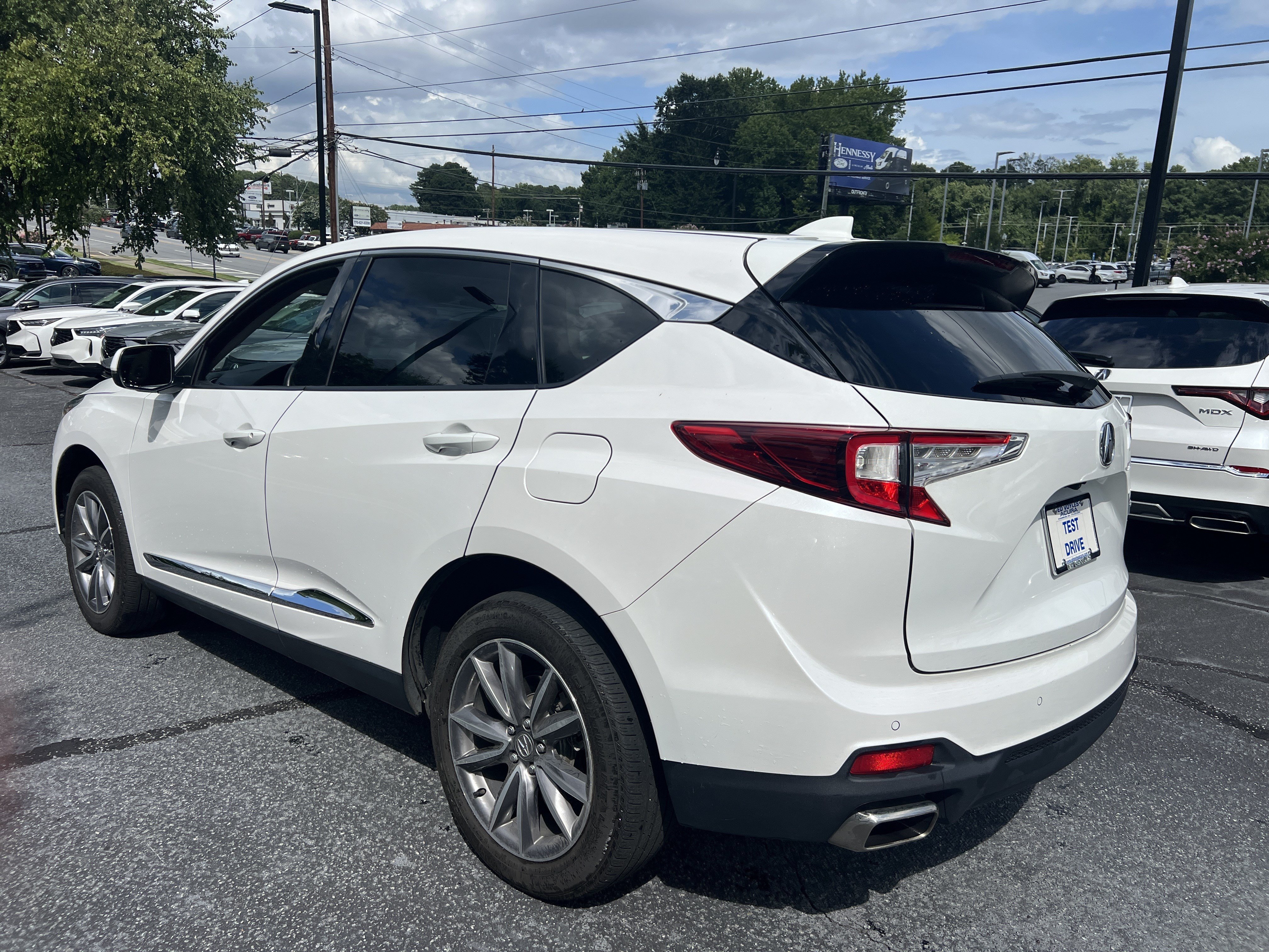 Used 2023  Acura w/Technology Package image 3