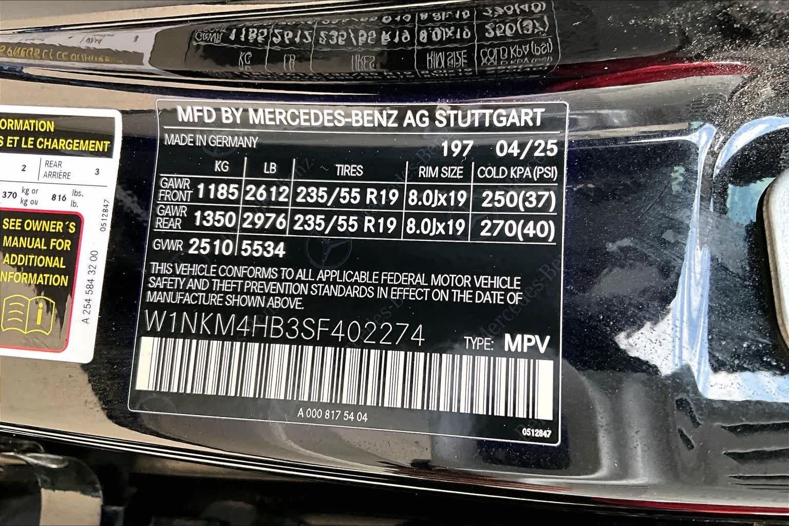 Used 2025 Obsidian Black Metallic Mercedes-Benz GLC 300 image 84