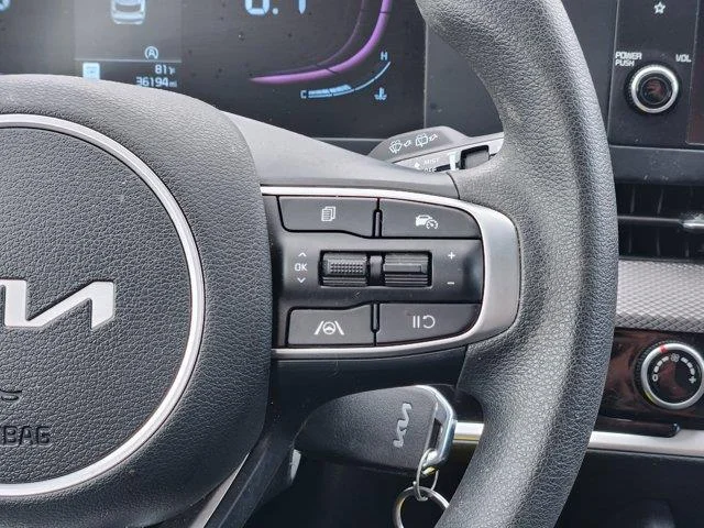 Used 2025 Gravity Gray KIA LX Front-Wheel Drive image 30
