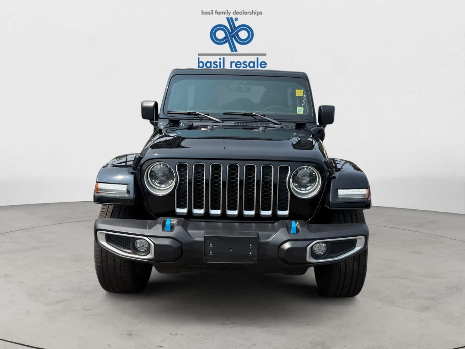 Used 2023 Black Clearcoat Jeep Sahara image 9