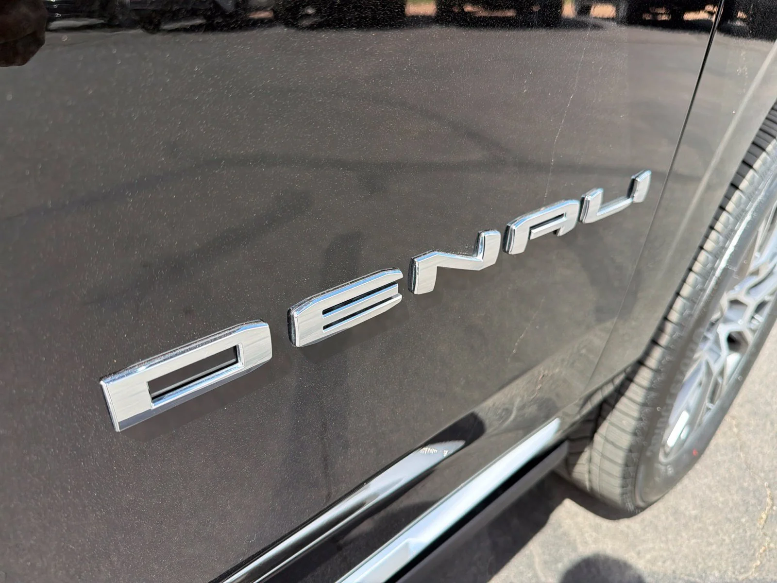 2026 GMC Yukon XL Denali - Photo 10