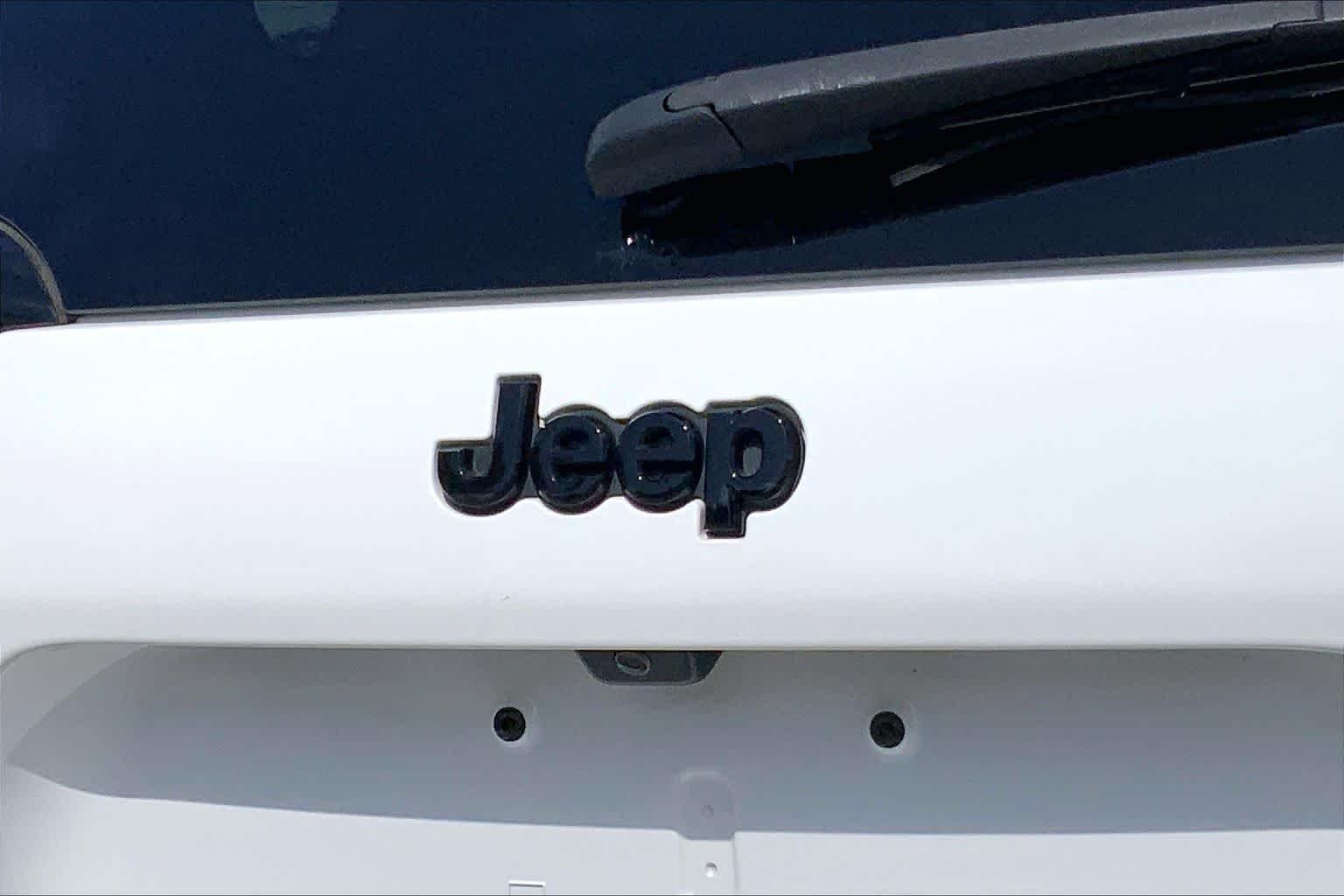 Used 2021 Bright White Clearcoat Jeep Altitude image 26