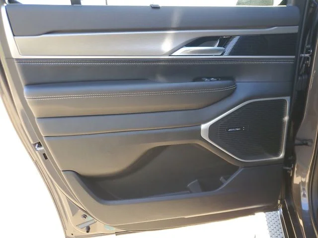 New 2026 Baltic-Gray Metallic Clear-Coat Exterior Paint Jeep Limited Altitude image 15