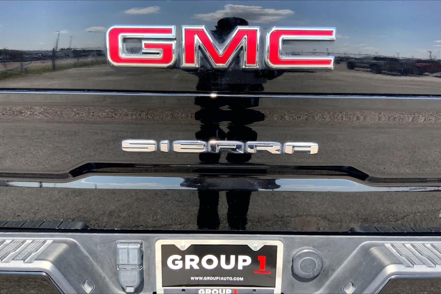 Used 2024 Onyx Black GMC AT4 image 10