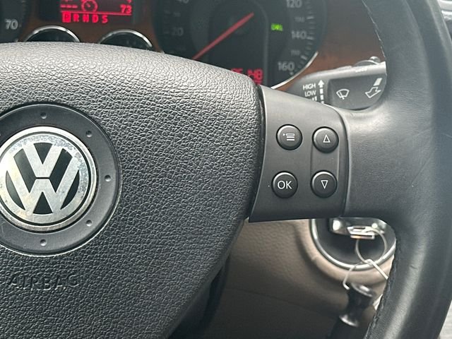 Used 2008  Volkswagen Lux image 25