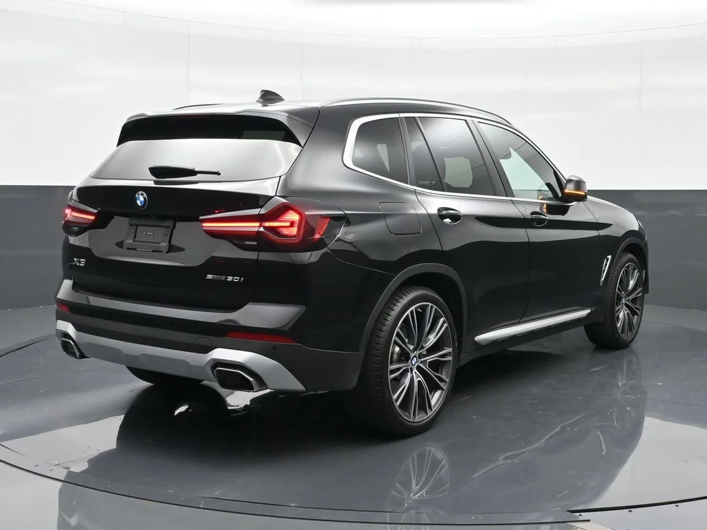 Used 2024 Black BMW sDrive30i image 5