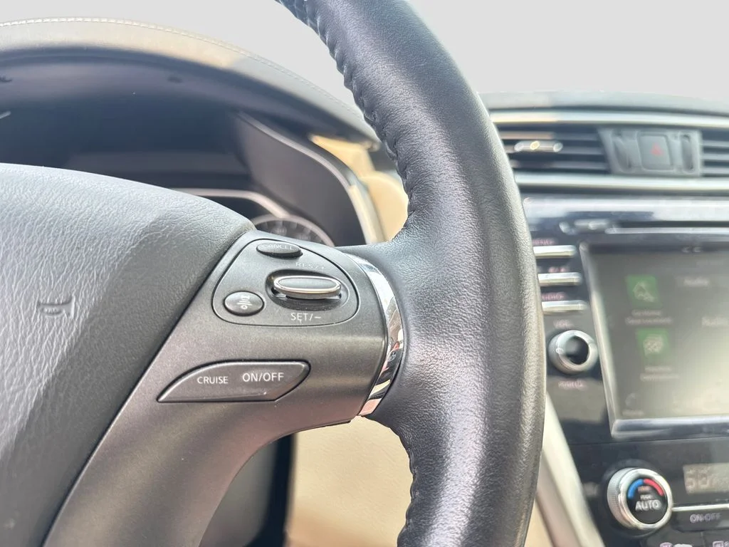 Used 2024 White Nissan Platinum image 18