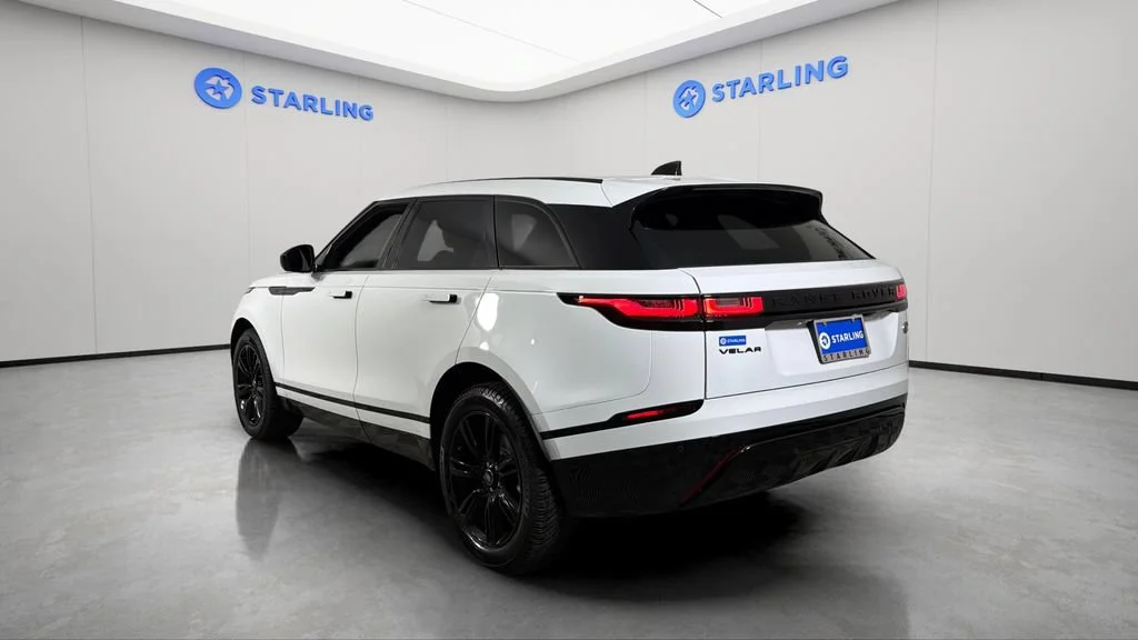 Used 2023 White Land Rover R-Dynamic S image 12