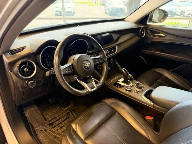 Used 2020 Silverstone Gray Metallic Alfa Romeo Base image 14