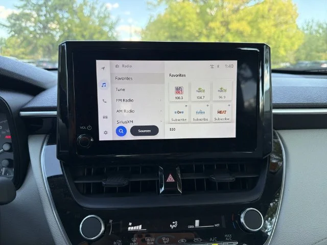 Used 2024  Toyota L image 16