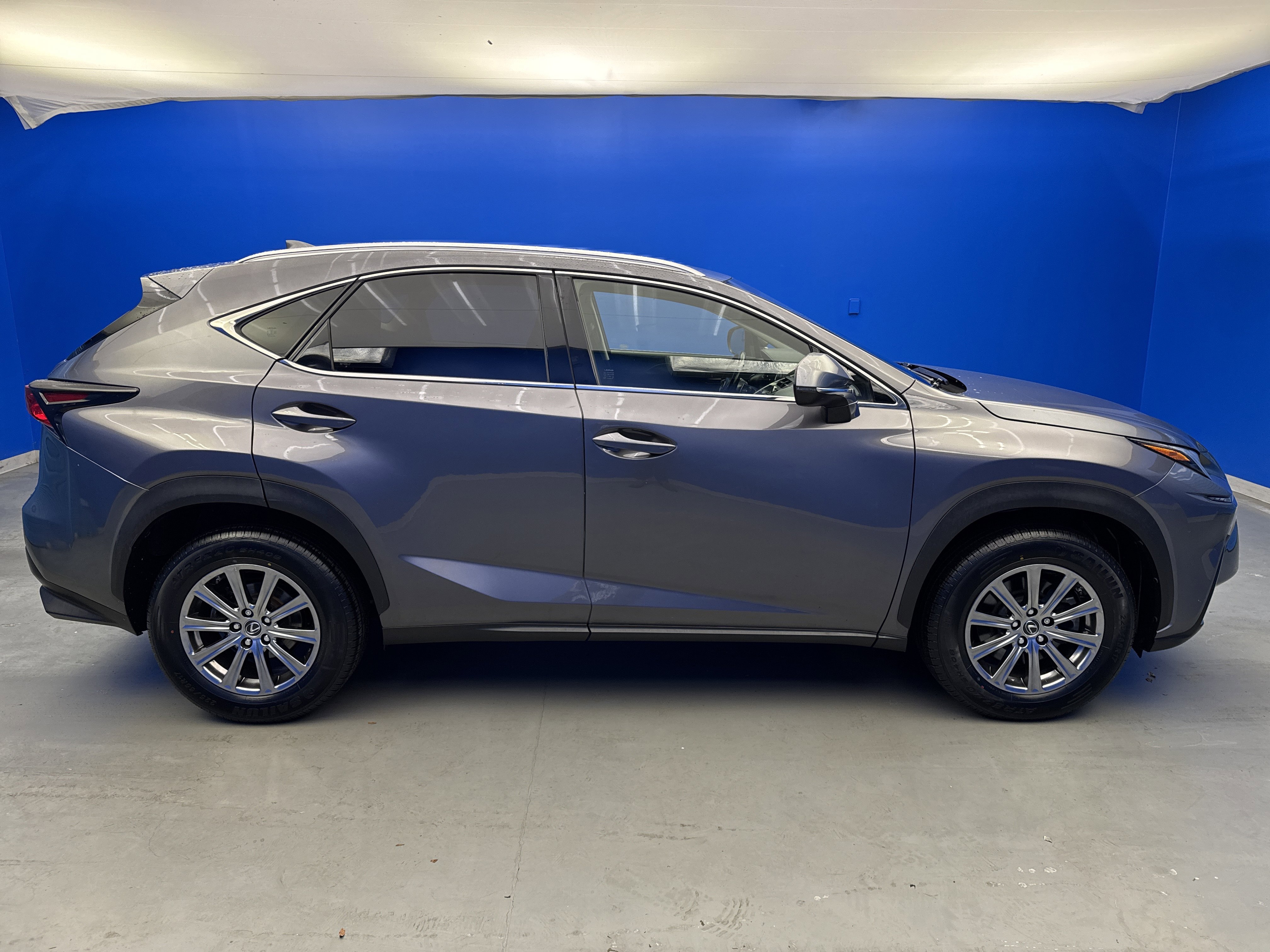 2018 Lexus NX 300 Luxury photo 2
