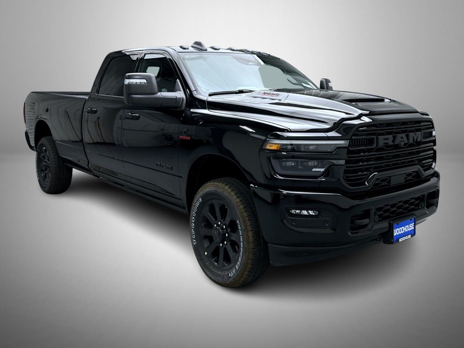 New 2026 Diamond Black Crystal Pearl-Coat Exterior Paint RAM Laramie image 3