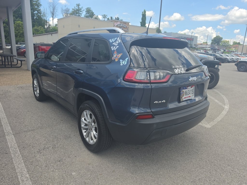 Used 2020 Slate Blue Pearlcoat Jeep Latitude image 4