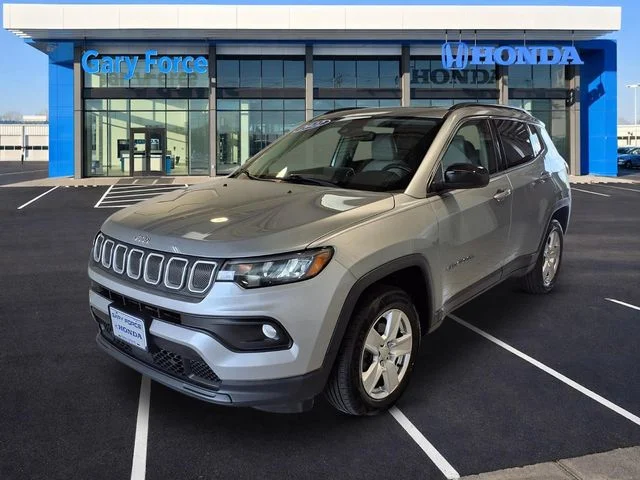 Used 2022 Billet Silver Metallic Jeep Latitude image 4