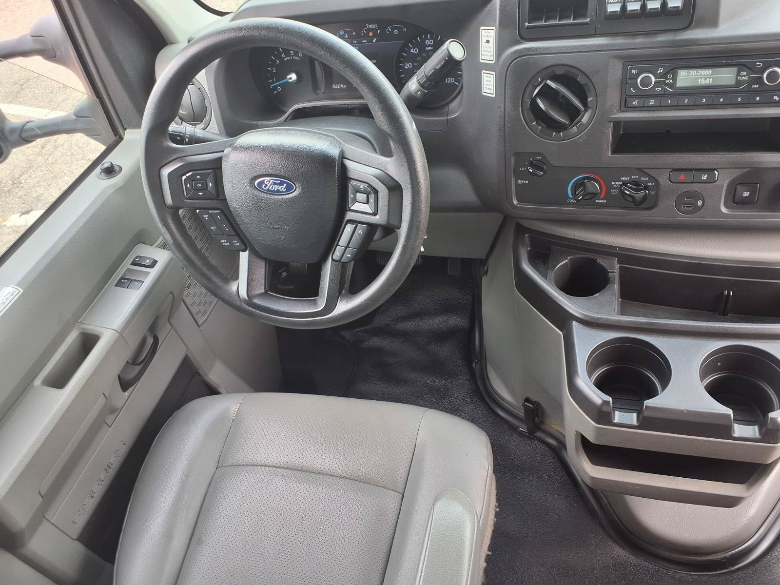 Certified Used 2022 Oxford White Ford Base image 4