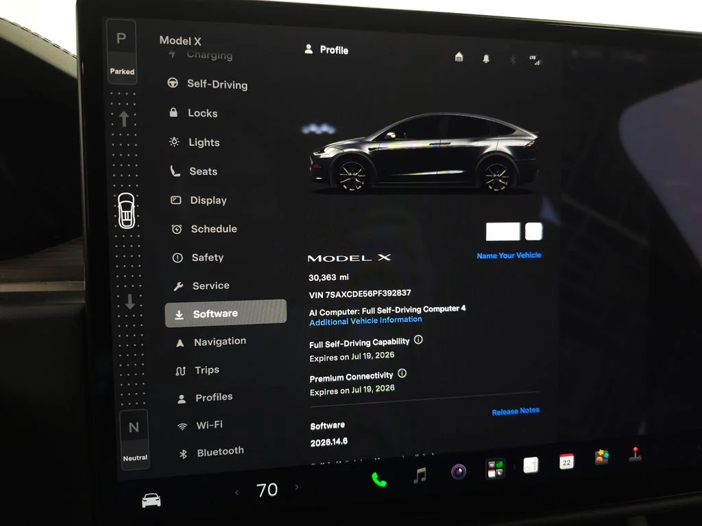 Used 2023  Tesla Standard Range image 25