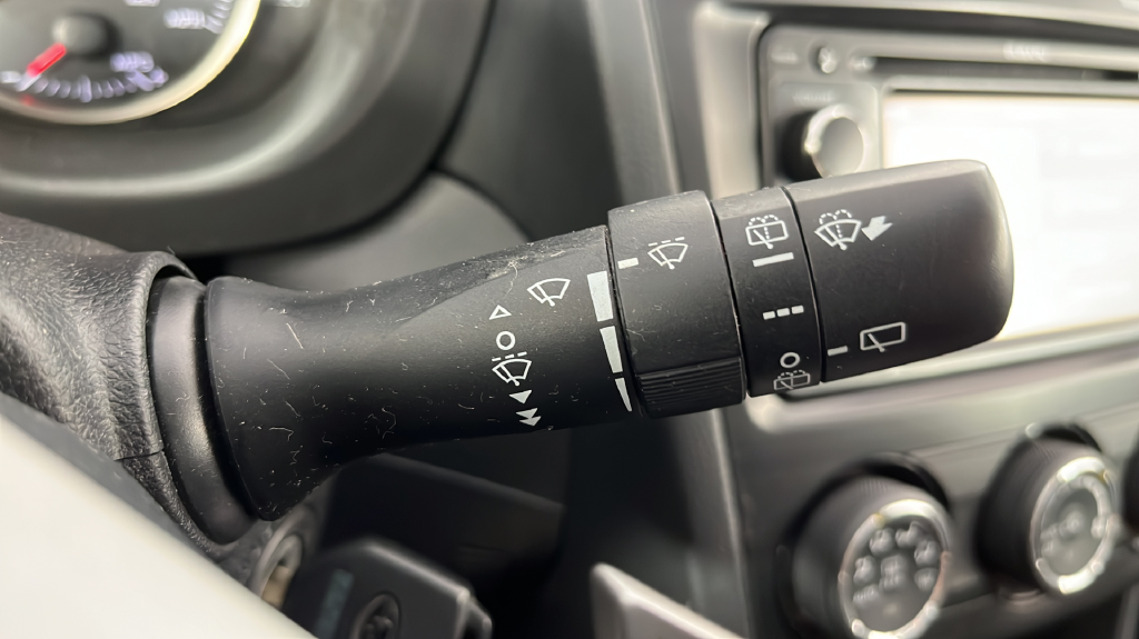 Used 2014 Ice Silver Metallic Subaru 2.0i Limited image 29