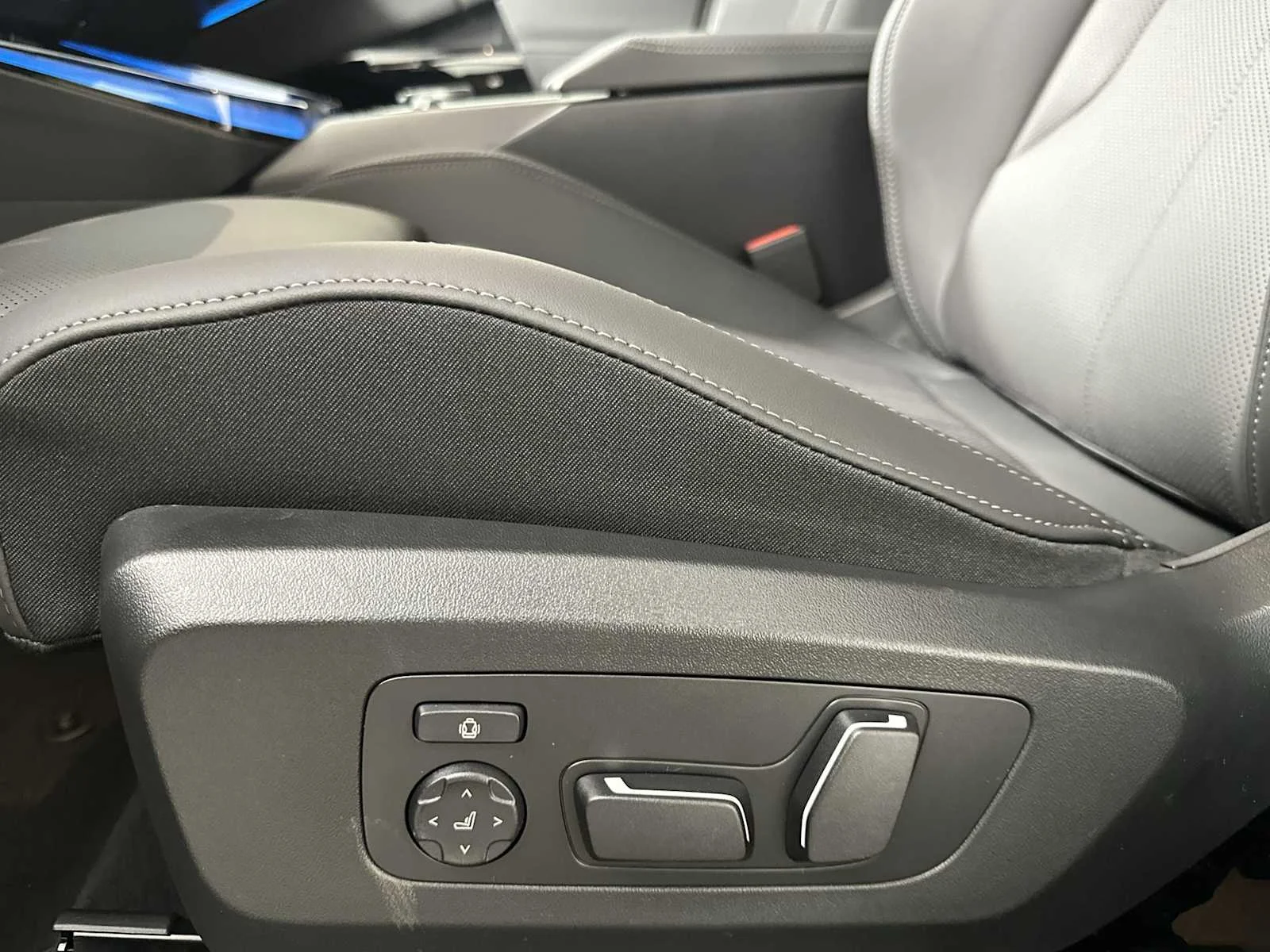 2026 BMW X3 30 - Photo 12