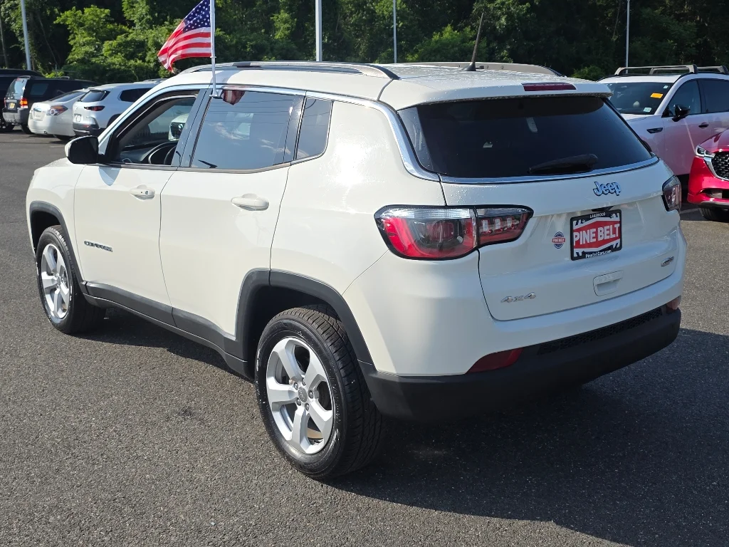 Used 2017 White Clear Coat Jeep Latitude image 13