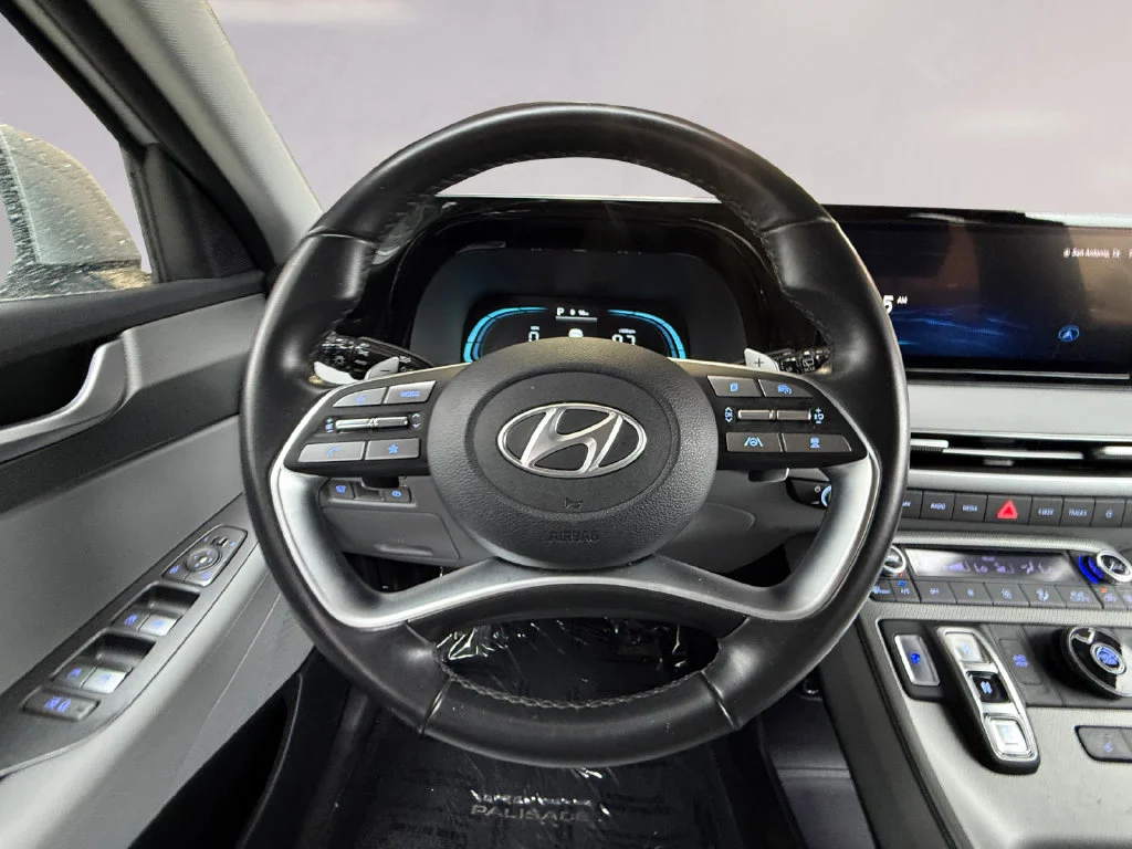 Used 2025 Silver Hyundai SEL image 13