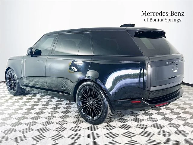 Used 2024  Land Rover Autobiography image 5