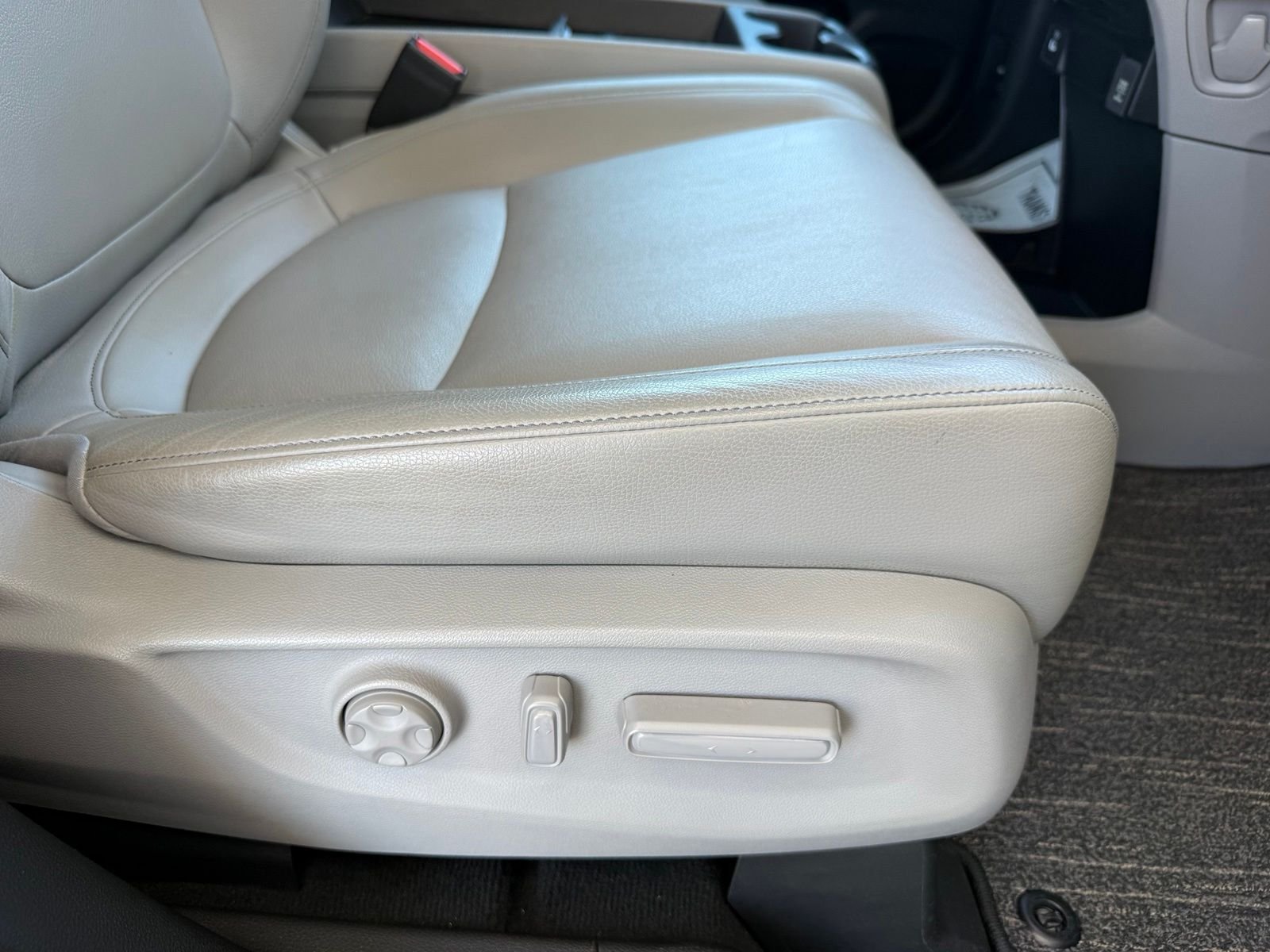 2024 Honda Odyssey EX-L - Photo 36