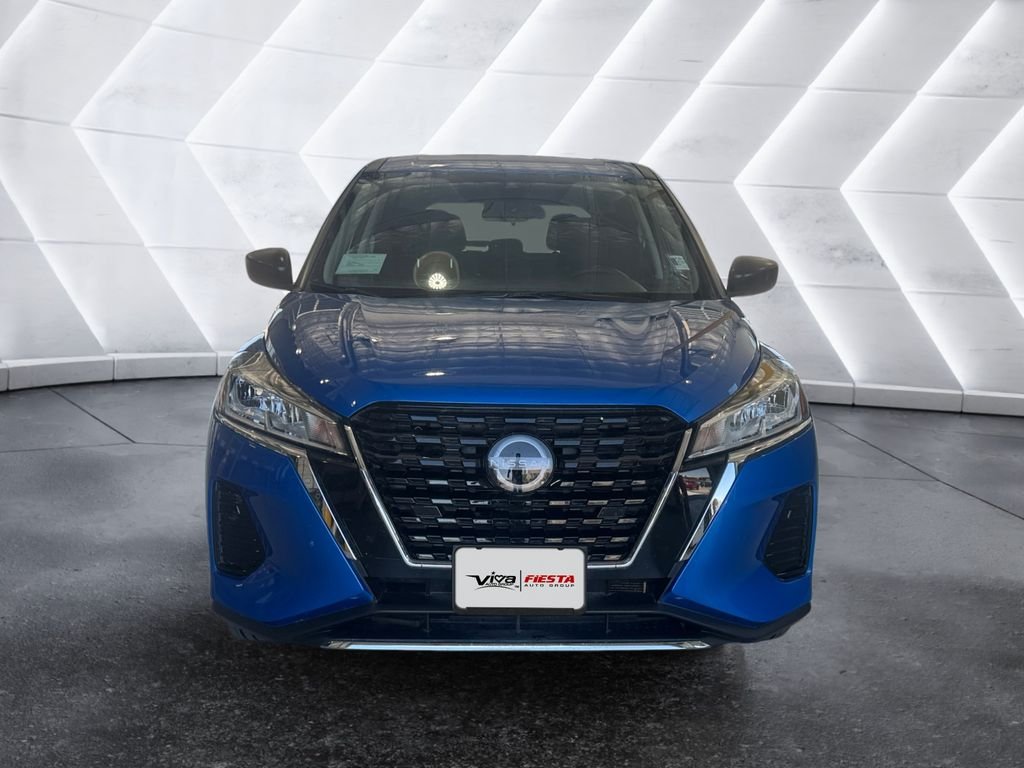Used 2025 Blue Nissan S image 1
