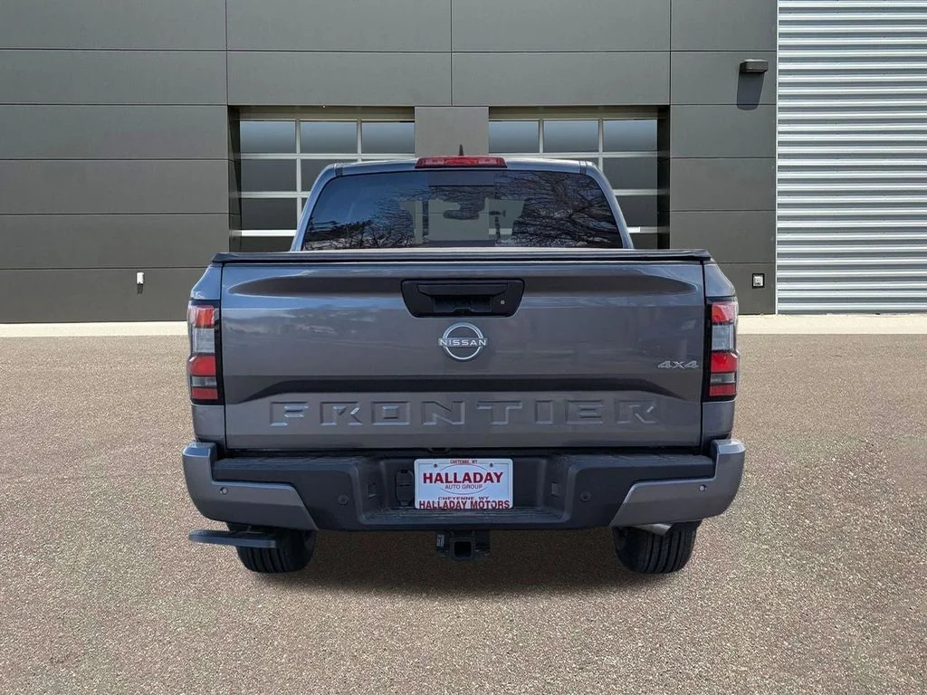 New 2026 Gun Metallic Nissan Crew Cab SV image 7
