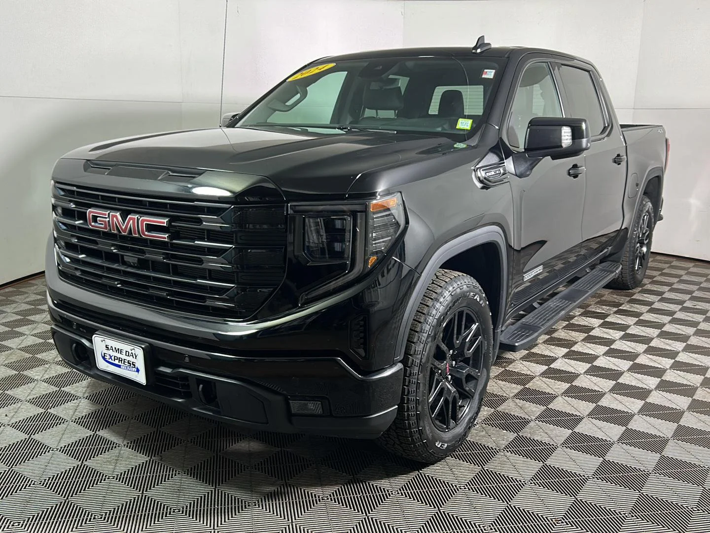 Used 2024 Onyx Black GMC Elevation image 11