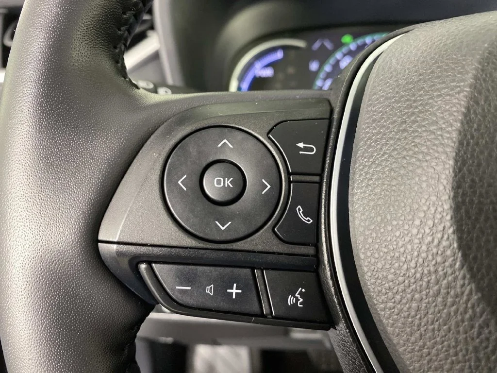 Used 2023 Silver Sky Metallic Toyota XLE image 20