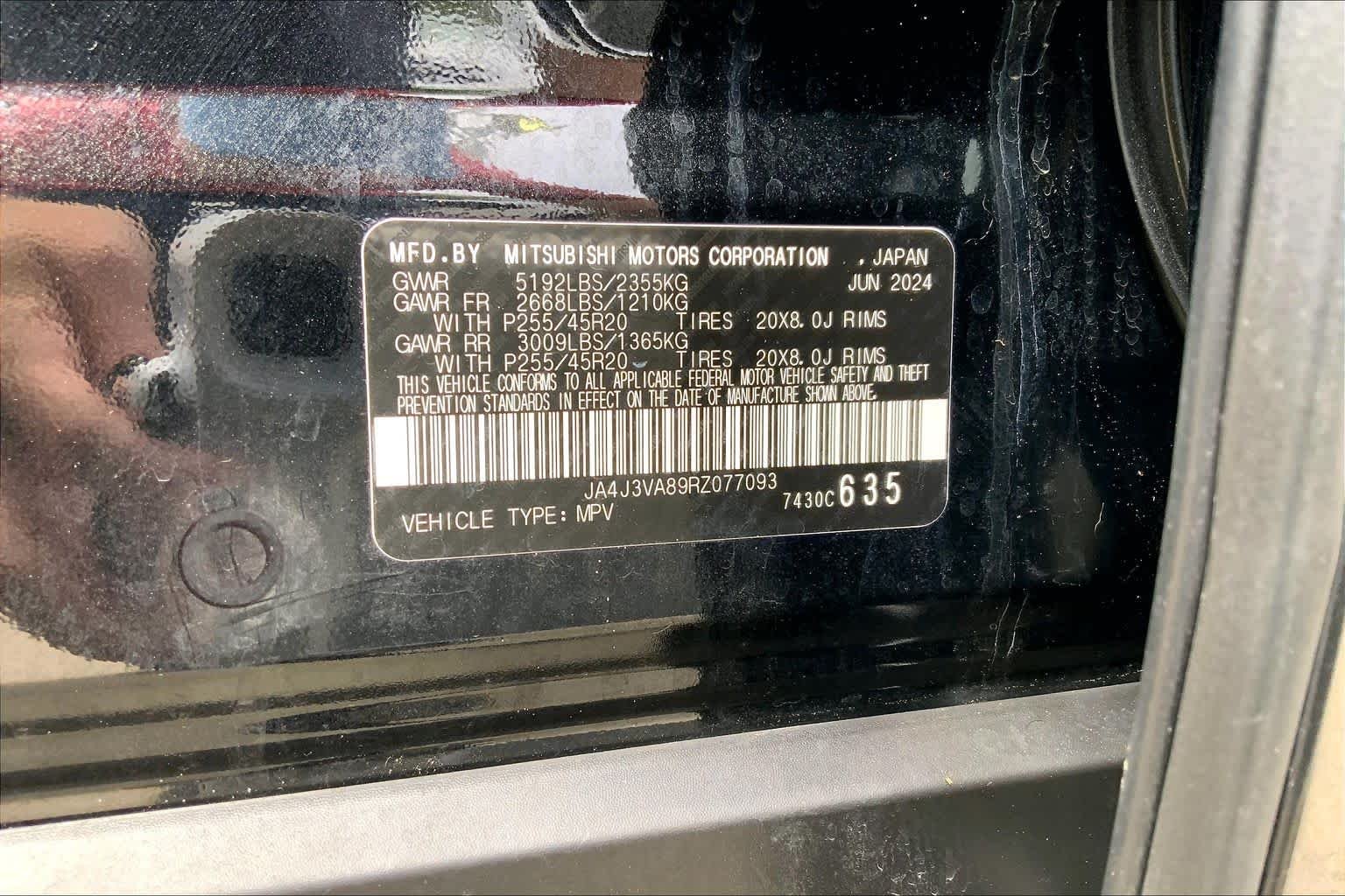 Used 2024 Black Diamond Mitsubishi SE image 33