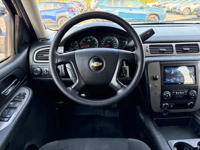 Used 2009 Summit White Chevrolet Commercial image 18