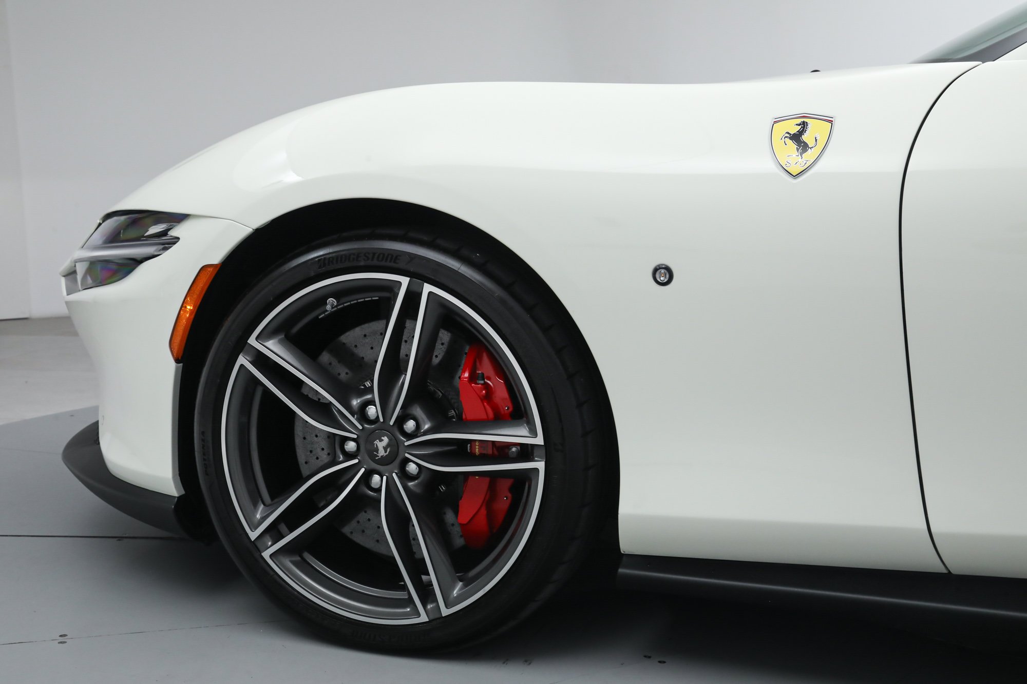 Used 2025 White Ferrari  image 17