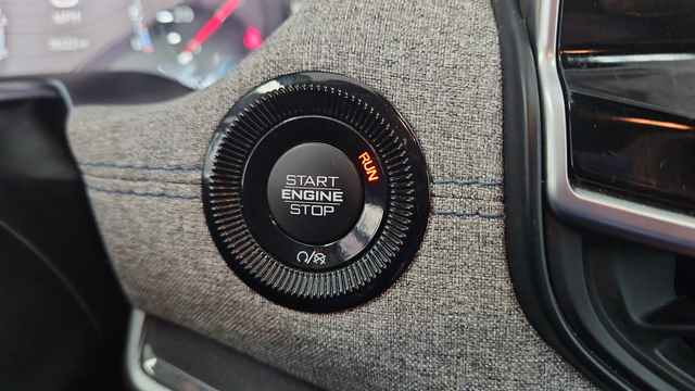 Used 2022 Velvet Red Pearlcoat Jeep Latitude image 22