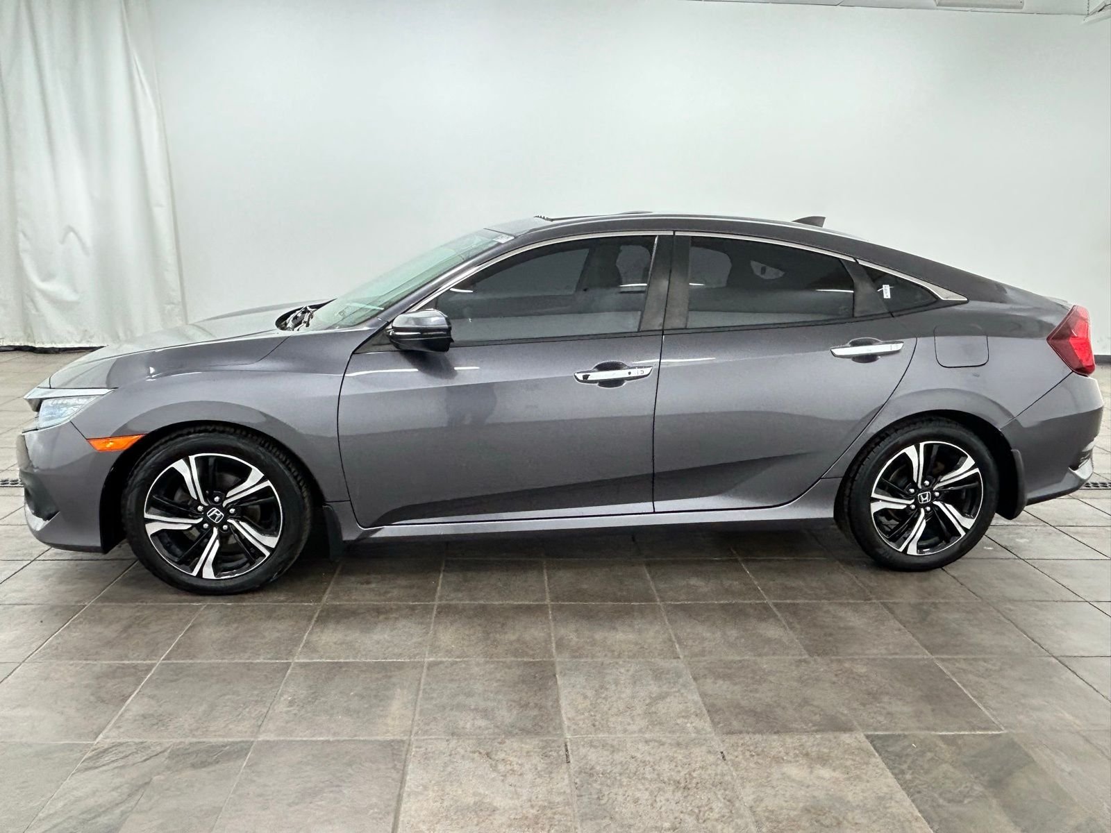 Used 2017 Honda Civic Touring with VIN 19XFC1F95HE013133 for sale in Elmhurst, IL